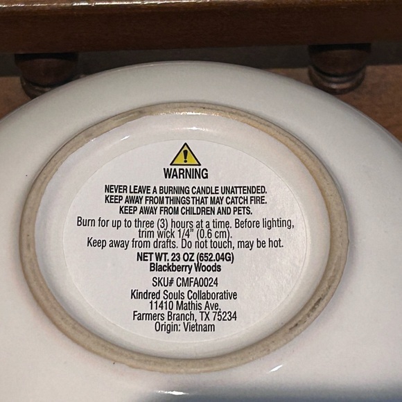 PURVEYORS OF FRAGRANCE Large Round 4 Wick Scented Candle In Ceramic Floral Base - Picture 6 of 7